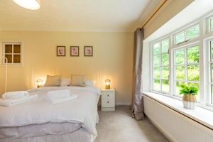 Serene Meadow Breeze image 9