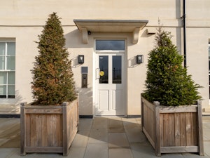 Bath Stone & Blooms image 9