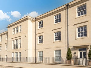 Bath Stone & Blooms image 4