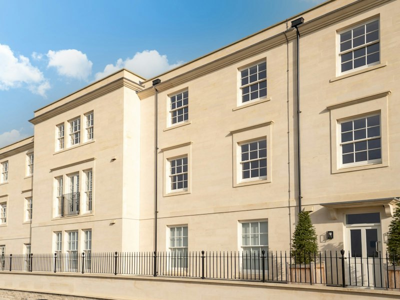 Bath Stone & Blooms additional image