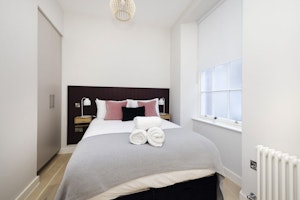 New Town Reverie image 6