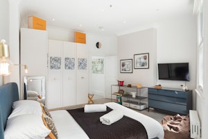 Common Comfort image 7