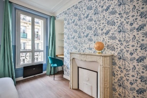 Parisian Classic image 11