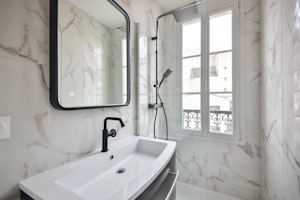Parisian Classic image 7