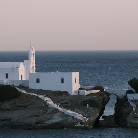 Experience the beauty of the Cyclades from Sifnos