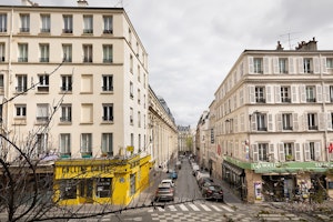 Chic in Montmartre image 8