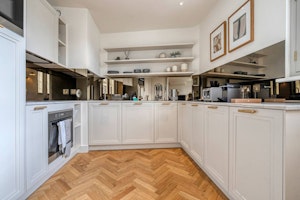 Westminster Abode image 11