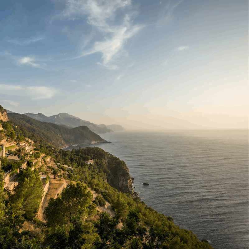 Stay in a charming residential area, a five-minute walk from the beach