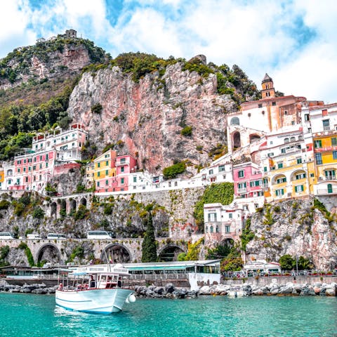 Stay in central Praiano, perfectly placed for a hike along the scenic Path of the Gods