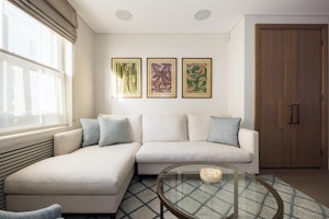 Sunny in Chelsea image 13