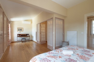 Gleam of Antibes image 6
