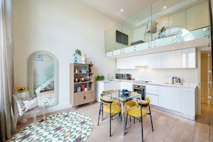 London Mews image 4