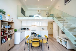 London Mews image 2