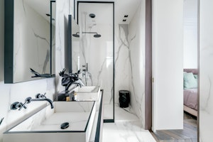Paris Royale image 10