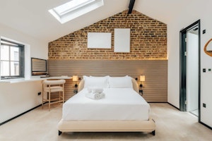 Primrose Hill Mews image 11