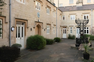 The Courtyards image 4