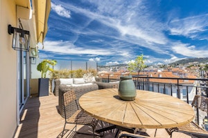 The Sun Deck image 5