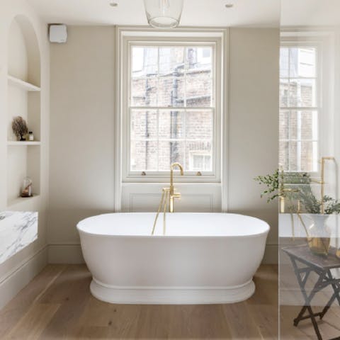 End the day with an indulgent soak in the free-standing tub