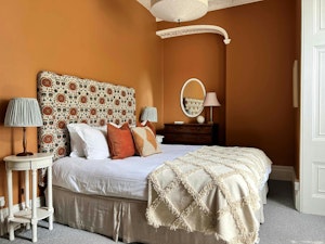 A Charming Place image 8