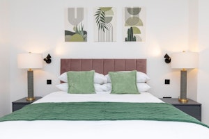 Kentish Town Warmth image 9