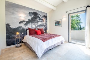 Gorgeous Gordes image 2