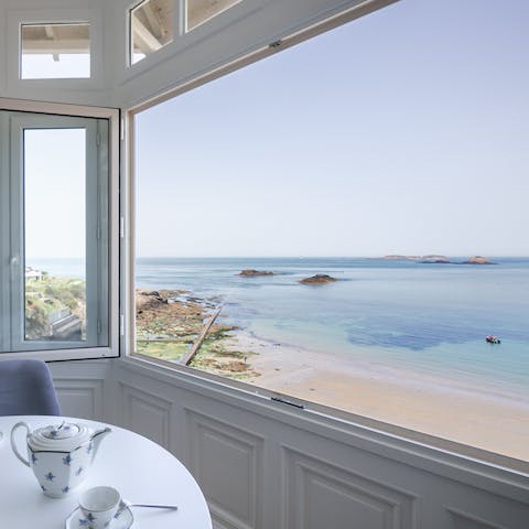 Enjoy mesmerising views across the beach of Saint-Enogat 