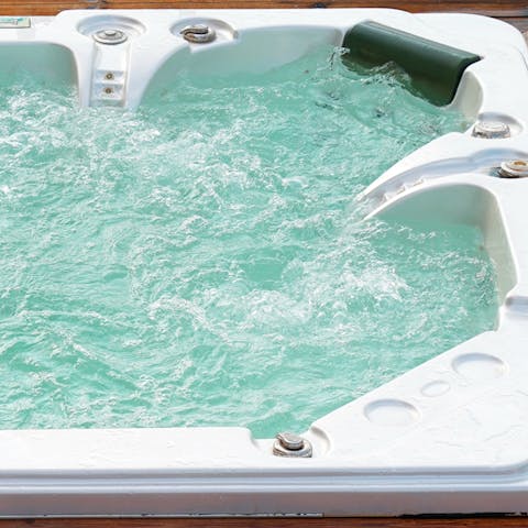 Soak in the hot tub after long days hiking around the Llŷn Peninsula