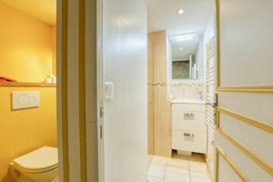 Artisan Abode image 11