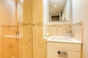Artisan Abode image 9
