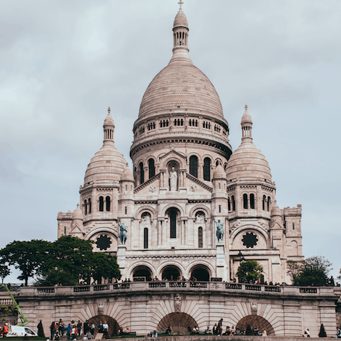 Admire the architecture of stunning Sacré-Coeur – it's a twenty-minute walk