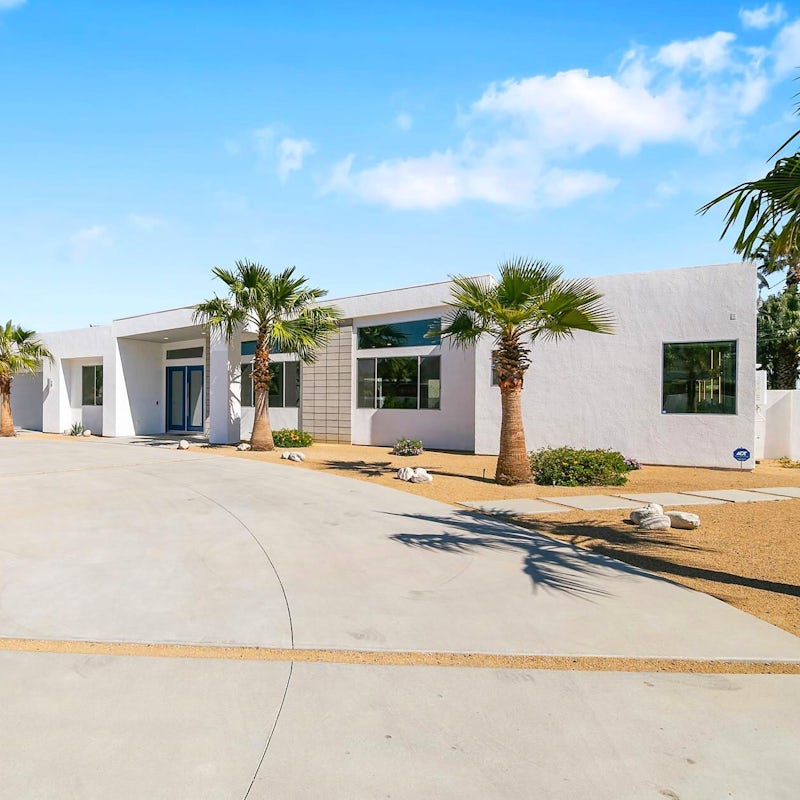 Pull up to authentic desert scaping in the front yard