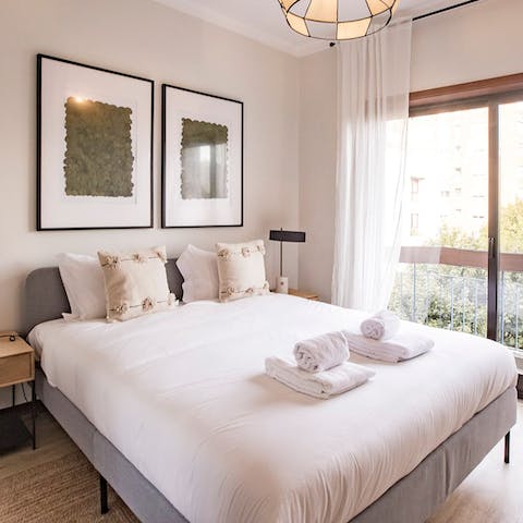 Drift off in the soothing surroundings of the main bedroom
