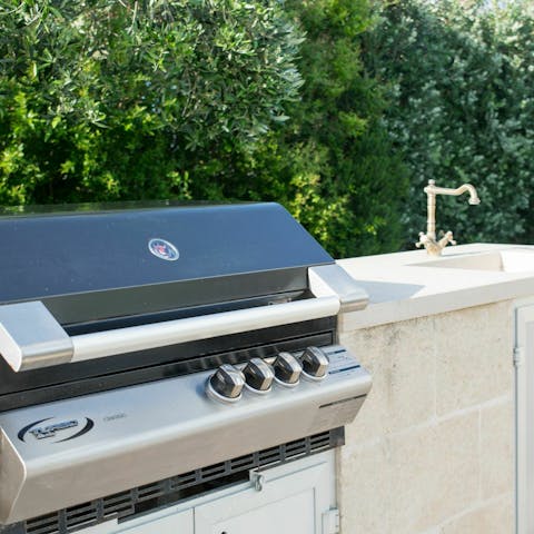 Host an Italian barbecue in the garden and grill spiedini