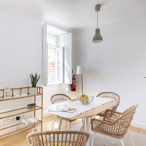 Tuck into fresh coffee and pastéis de nata in your bright dining space