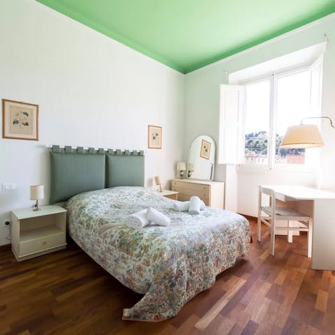 Wake up to River Arno views in the comfortable bedrooms