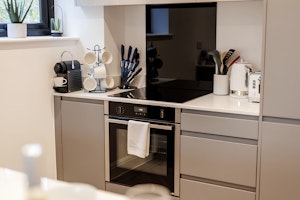 Sophisticated & Modern image 11