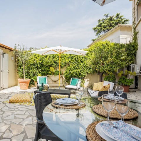 Have breakfast on the terrace in the open air