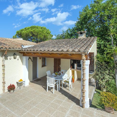 Dine alfresco on the covered terrace area