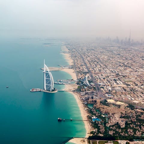 Make the most of your dreamy Dubai destination – explore the city or spend the day at the beach