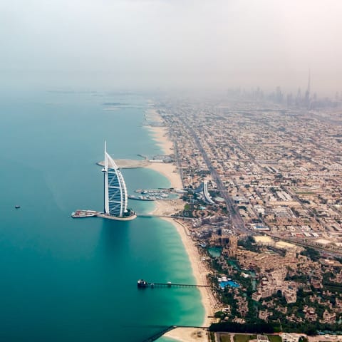Make the most of your dreamy Dubai destination – explore the city or spend the day at the beach