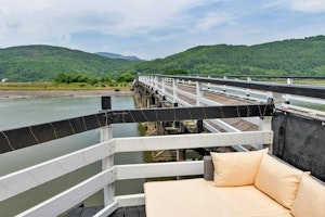 Estuary Retreat image 2