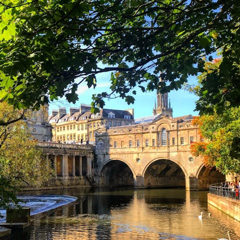 Explore the beautiful city of Bath – just five miles away