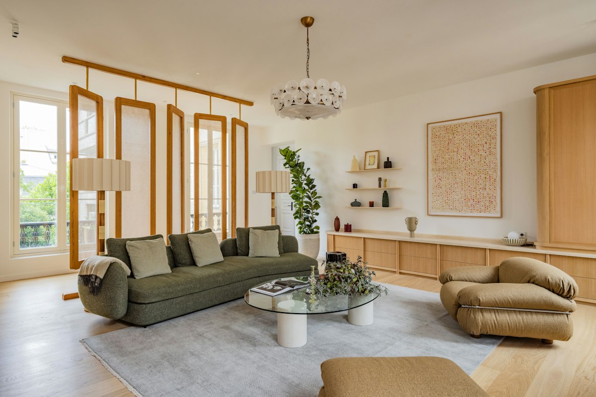 The Art of Less, Ile-de-France