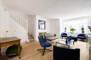 Chelsea Deco image 3