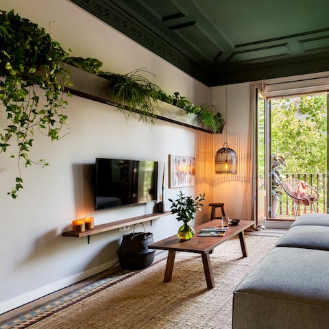 Relax in a green living space filled with plants