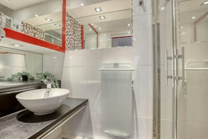 Modern Time image 3