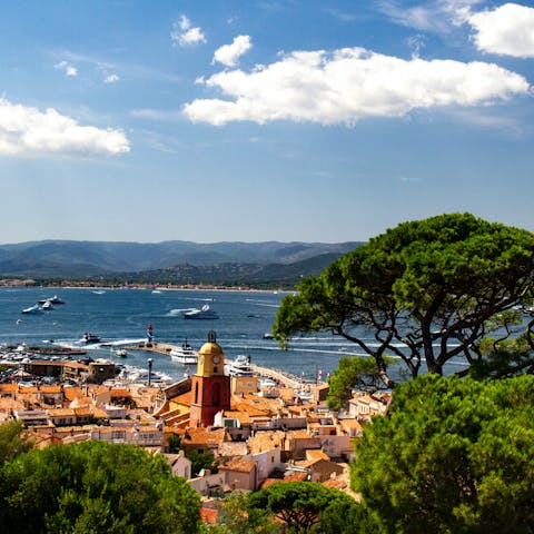 Take the short drive to nearby Saint-Tropez