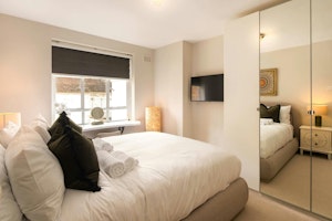 Quiet on Marylebone image 10