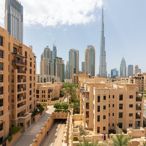Stay in the heart of downtown Dubai, just a twenty-minute stroll from Burj Khalifa