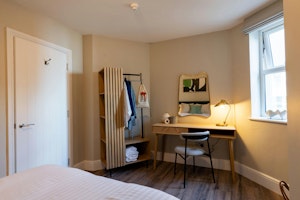 The Clifton Charmer image 3